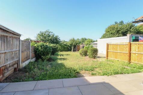 10 BERENS CLOSE OUTSIDE-2.jpg