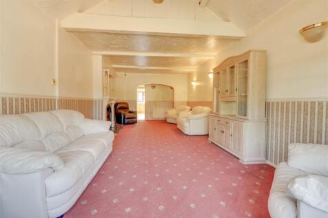 288 SOUTHEND ROAD SS11 8PS-3.jpg