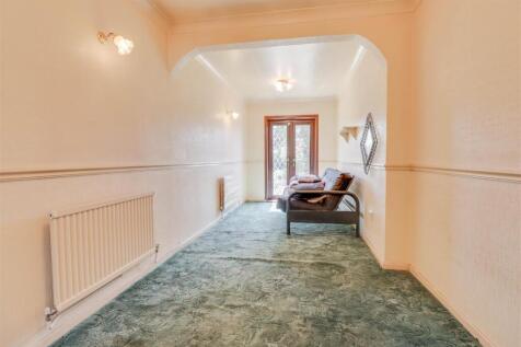 288 SOUTHEND ROAD SS11 8PS-5.jpg