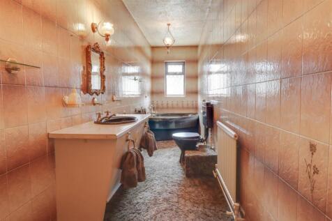 288 SOUTHEND ROAD SS11 8PS-6.jpg