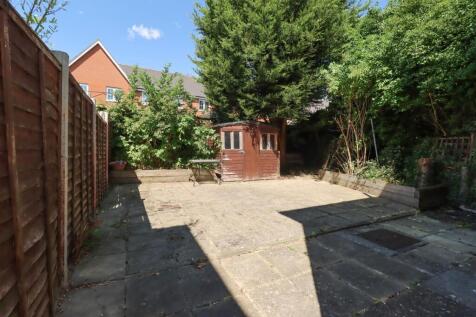 9 SANDOWN GARDEN.jpg