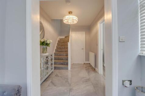3 LEASWAY INSIDE-9.jpg