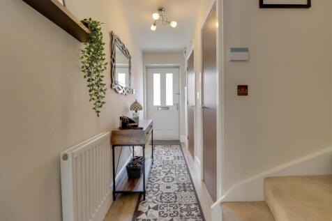 14 TAMORTH DRIVE.jpg