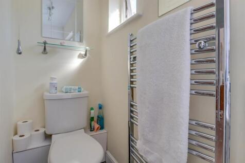 111 RUNWELL ROAD INSIDE-10.jpg