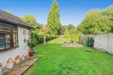 111 RUNWELL ROAD NEW GARDEN SHOTS-2.jpg