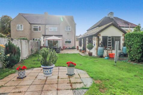 111 RUNWELL ROAD NEW GARDEN SHOTS-7.jpg