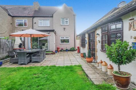 111 RUNWELL ROAD NEW GARDEN SHOTS-8.jpg