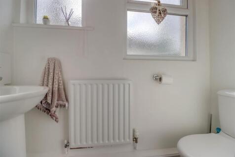 5 NORTH CRES INSIDE-11.jpg