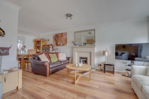 14 BURNE AVENUE LOUNGE.jpg