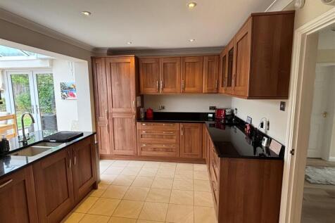 18 friern kitchen 2.jpg