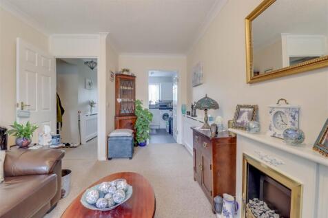 29 PINE CLOSE-9.jpg