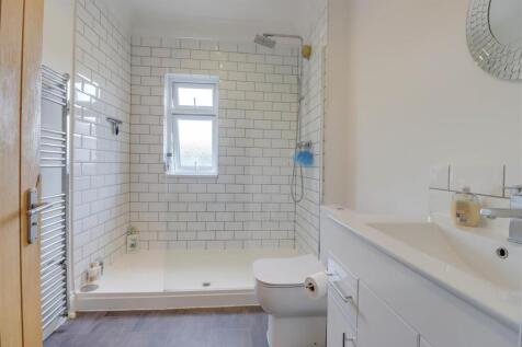 20 FANTON WALK WICKFORD INSIDE-8.jpg