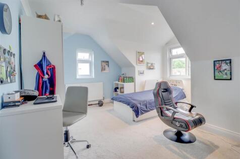 20 FANTON WALK WICKFORD INSIDE-13.jpg