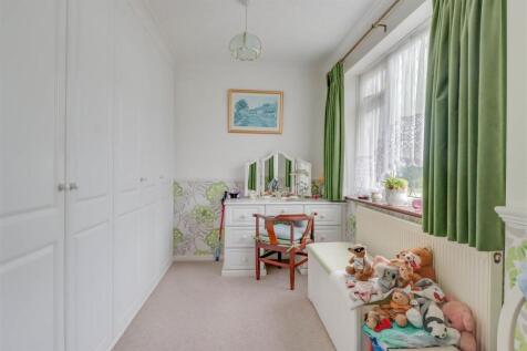 9 TOPPESFIELD AVENUE-4.jpg