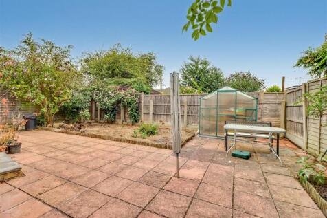 16 LONGFIELD CLOSE INSIDE-16.jpg