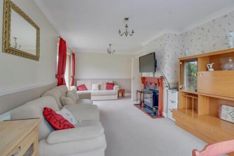 16 LONGFIELD CLOSE INSIDE-19.jpg