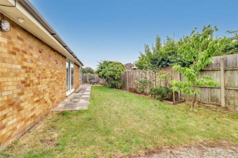 16 LONGFIELD CLOSE INSIDE-15.jpg