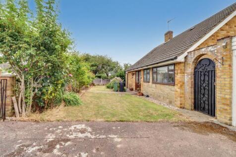 16 LONGFIELD CLOSE INSIDE-24.jpg