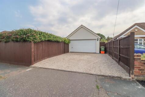 57 VICTORIA GARAGE TO REAR.jpg