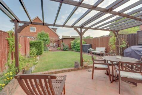 22 HIGHCLIFFE WAY_-16.jpg