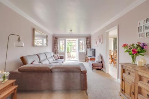 22 HIGHCLIFFE WAY_-14.jpg