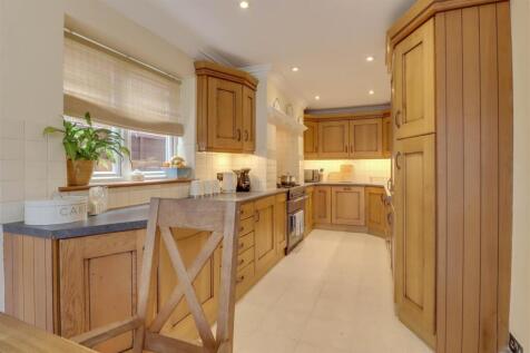 22 HIGHCLIFFE WAY_-12.jpg