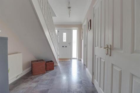22 HIGHCLIFFE WAY_-10.jpg