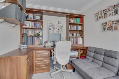 22 HIGHCLIFFE WAY_-22.jpg