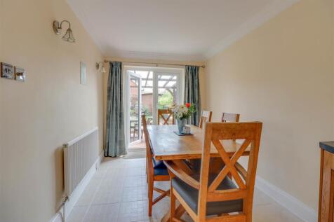22 HIGHCLIFFE WAY_-11.jpg