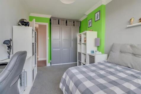 22 HIGHCLIFFE WAY_-4.jpg
