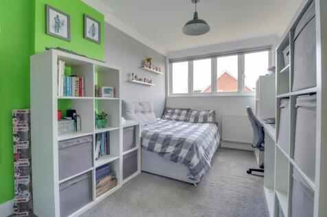 22 HIGHCLIFFE WAY_-3.jpg