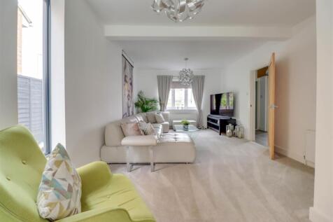 133 LONDON ROAD INSIDE-17.jpg