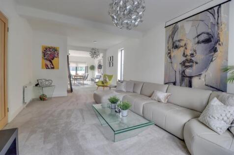 133 LONDON ROAD INSIDE-18.jpg