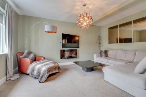 133 LONDON ROAD INSIDE-14.jpg