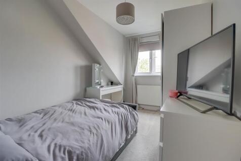 133 LONDON ROAD INSIDE-4.jpg