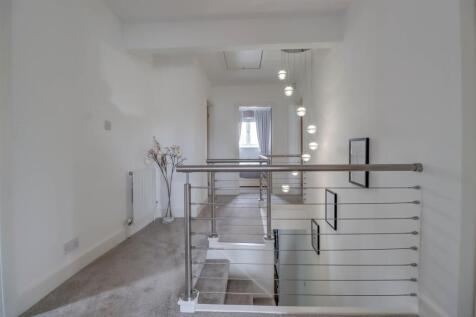133 LONDON ROAD INSIDE-12.jpg