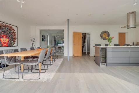 133 LONDON ROAD INSIDE-33.jpg