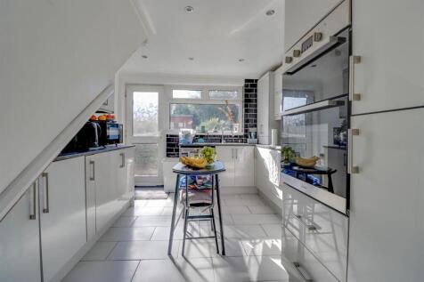 24 WHIST AVENUE.jpg