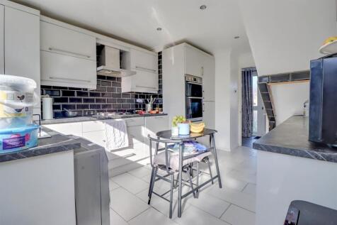 24 WHIST AVENUE-2.jpg