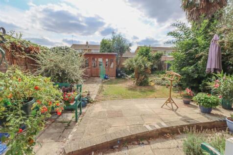 24 WHIST AVENUE OUTSIDE.jpg
