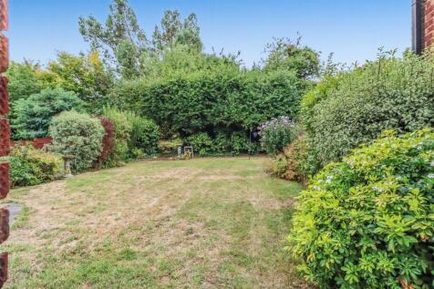10 HIGHCLIFFE WAY FRONT.jpg
