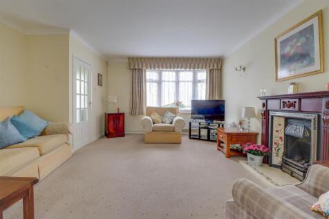 10 HIGHCLIFFE WAY INSIDE-10.jpg