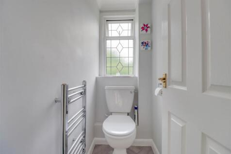 10 HIGHCLIFFE WAY INSIDE.jpg