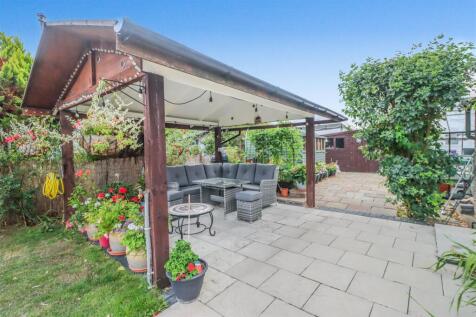 32 THIRD AVENUE REAR GARDEN-8.jpg