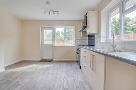 9 OAKHUEST DRIVE-3.jpg
