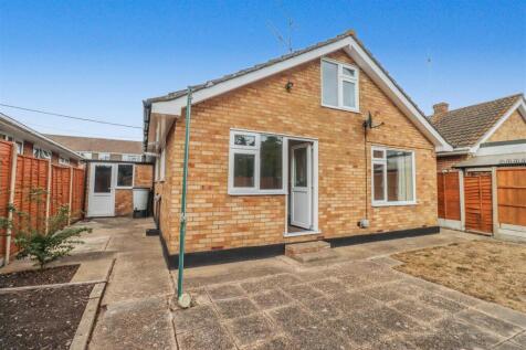 9 OAKHUEST DRIVE OUTSIDE-4.jpg
