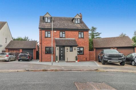 40 WOODBERRY ROAD FRONT.jpg