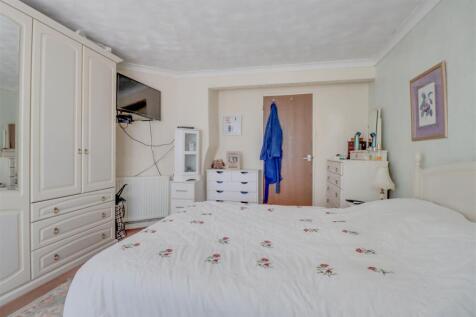 80 DEIRDRE AVENUE-4.jpg