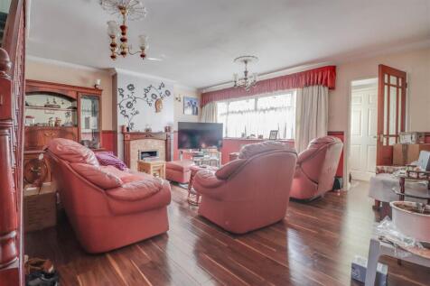 17 LARKSWOOD WALK.jpg