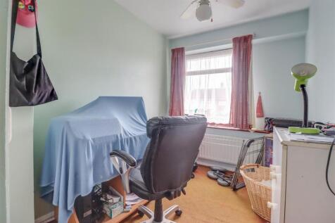 17 LARKSWOOD WALK-8.jpg